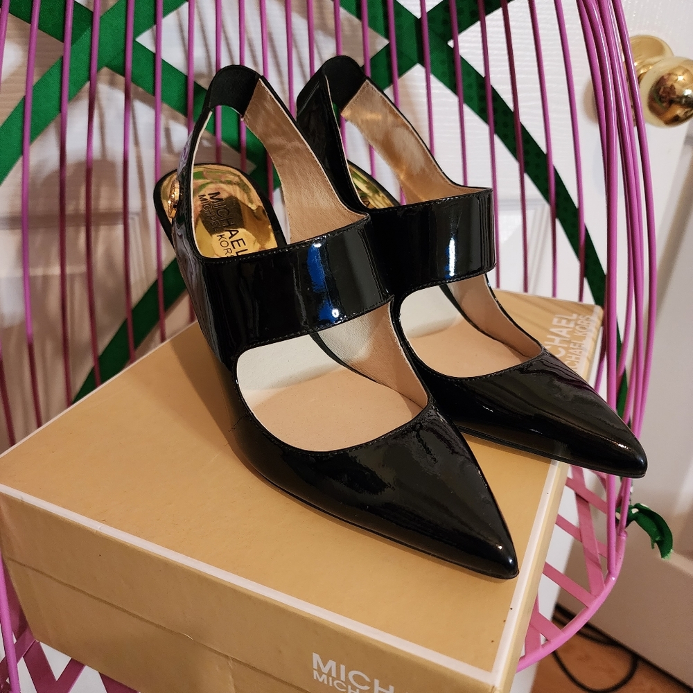 NWT- MICHAEL Michael Kors Shoes - Sivian Sling - Black